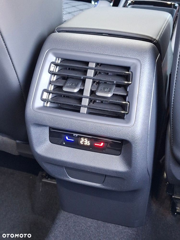 Volkswagen Tiguan 1.5 eTSI R-Line Plus DSG - 26