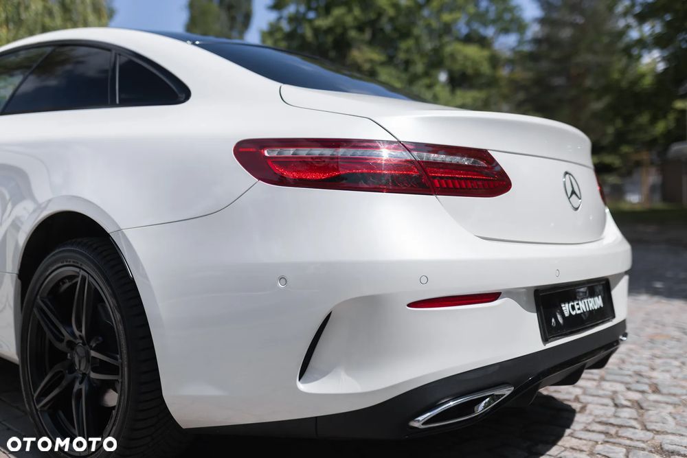 Mercedes-Benz Klasa E 220 d 4-Matic 9G-TRONIC - 14