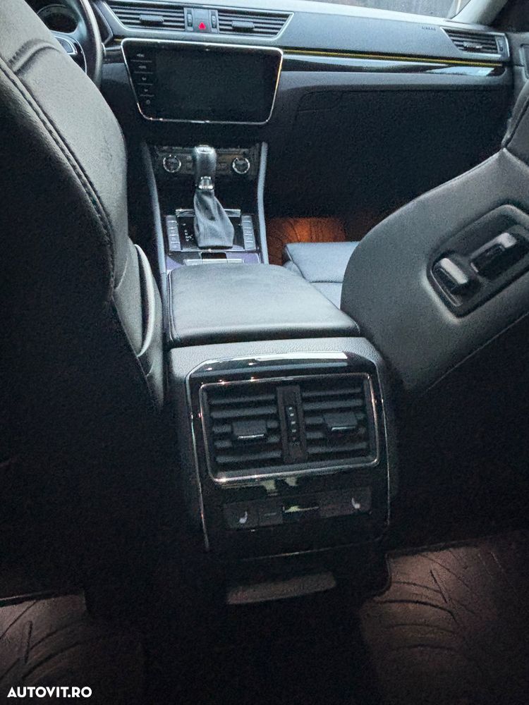 Skoda Superb 2.0 TSI DSG 4X4 Laurin & Klement - 6