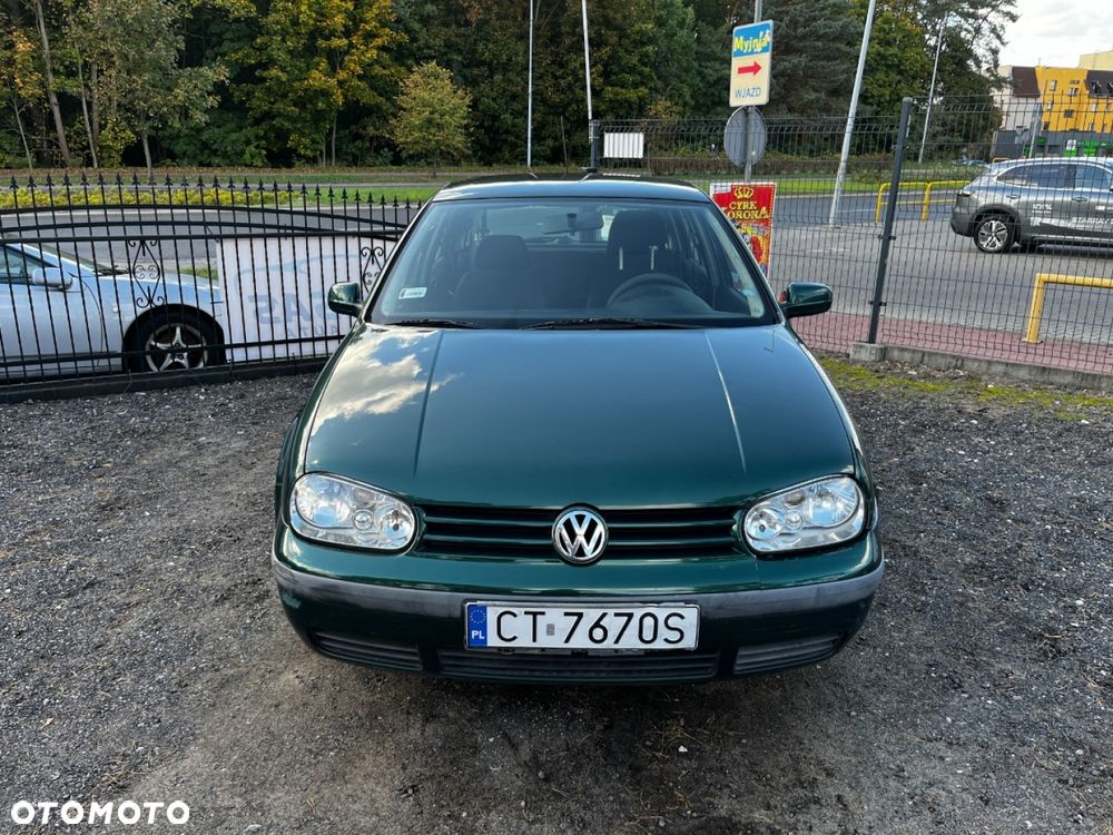 Volkswagen Golf - 2