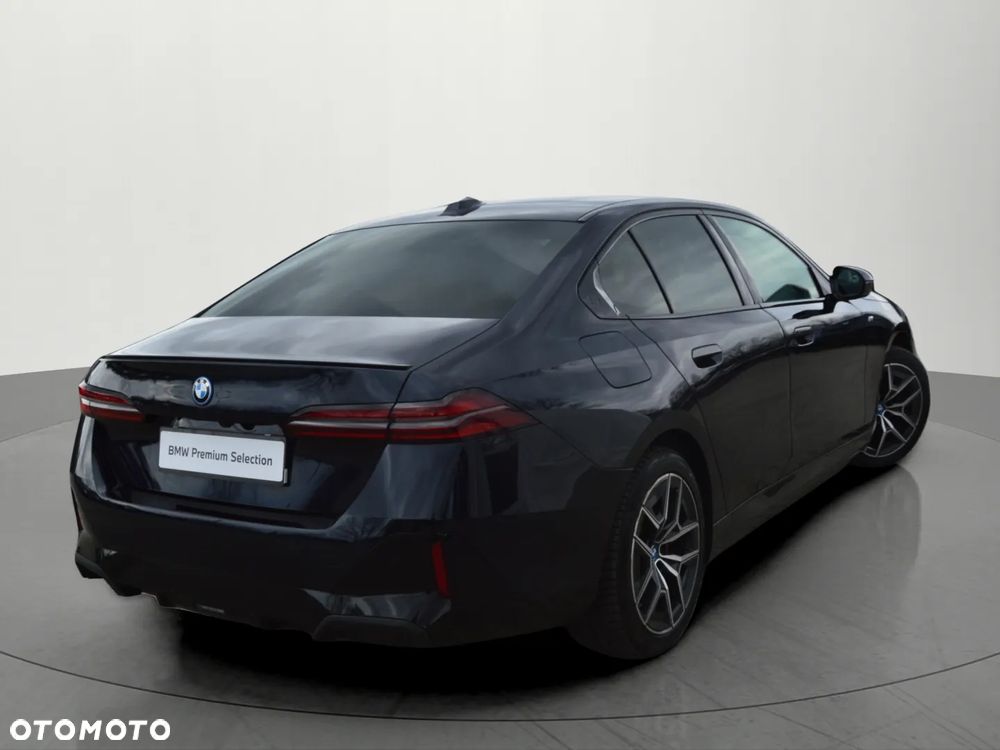 BMW Seria 5 550e xDrive - 8
