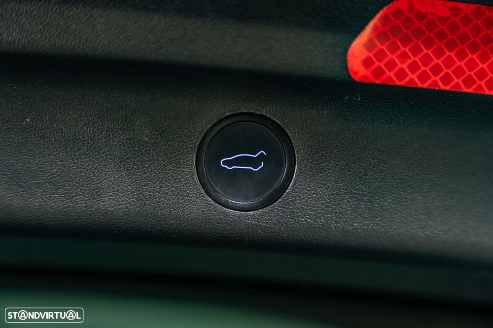 Tesla Model Y Performance Tração Integral - 18