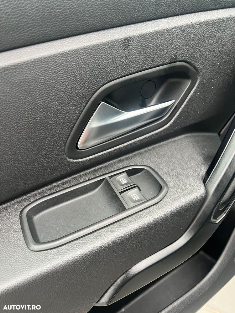 Dacia Duster 1.6 SCe Essential - 12