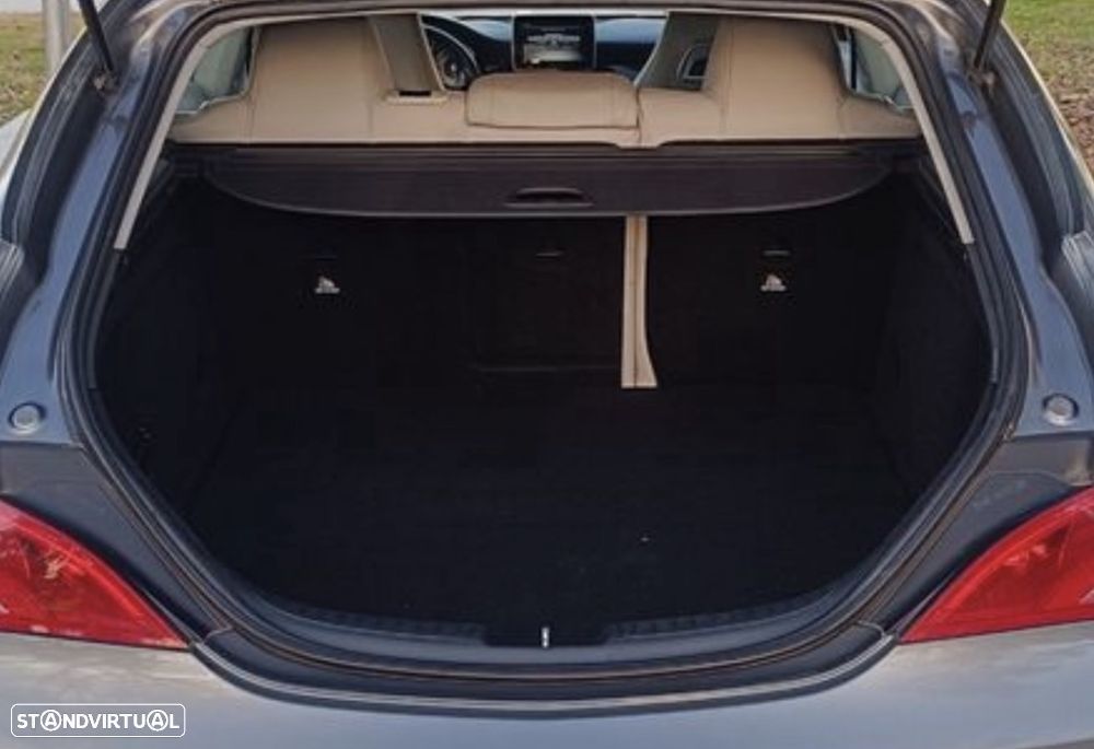 Mercedes-Benz CLA 180 d Shooting Brake - 7