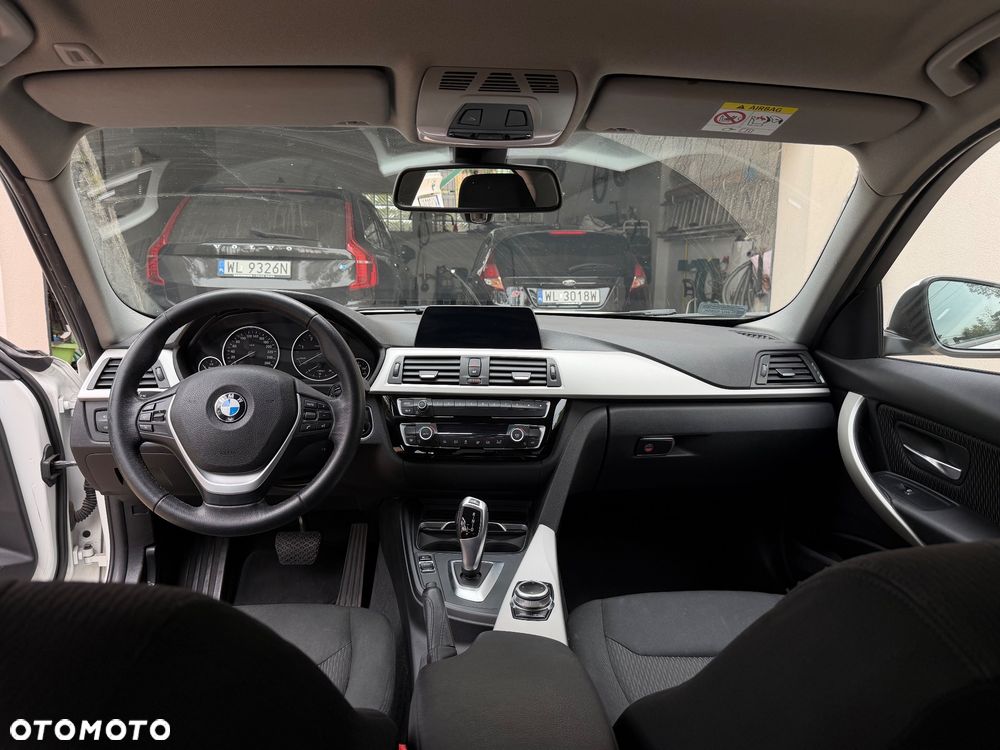BMW Seria 3 318d - 11
