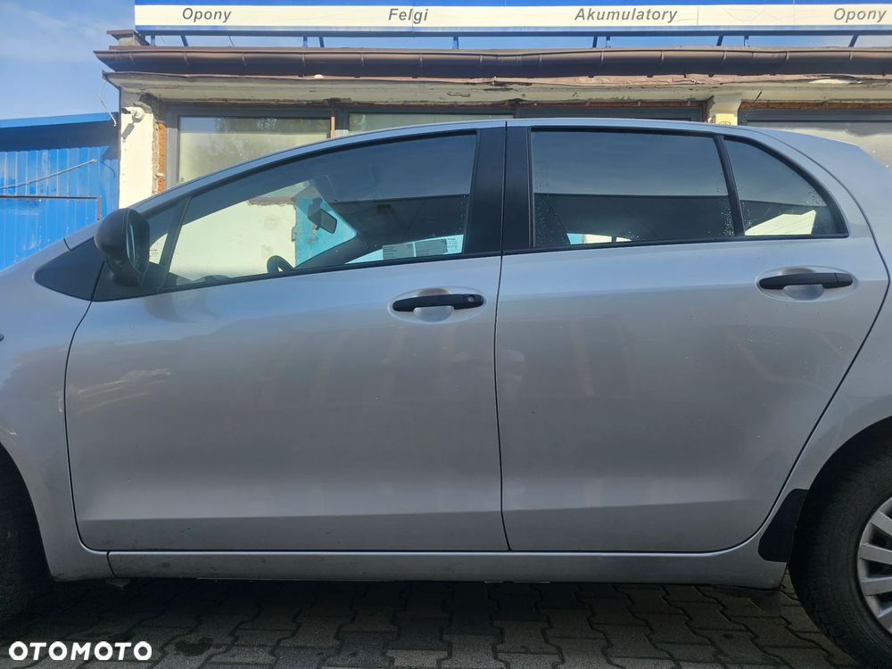 Toyota Yaris 1.0 Entry - 6