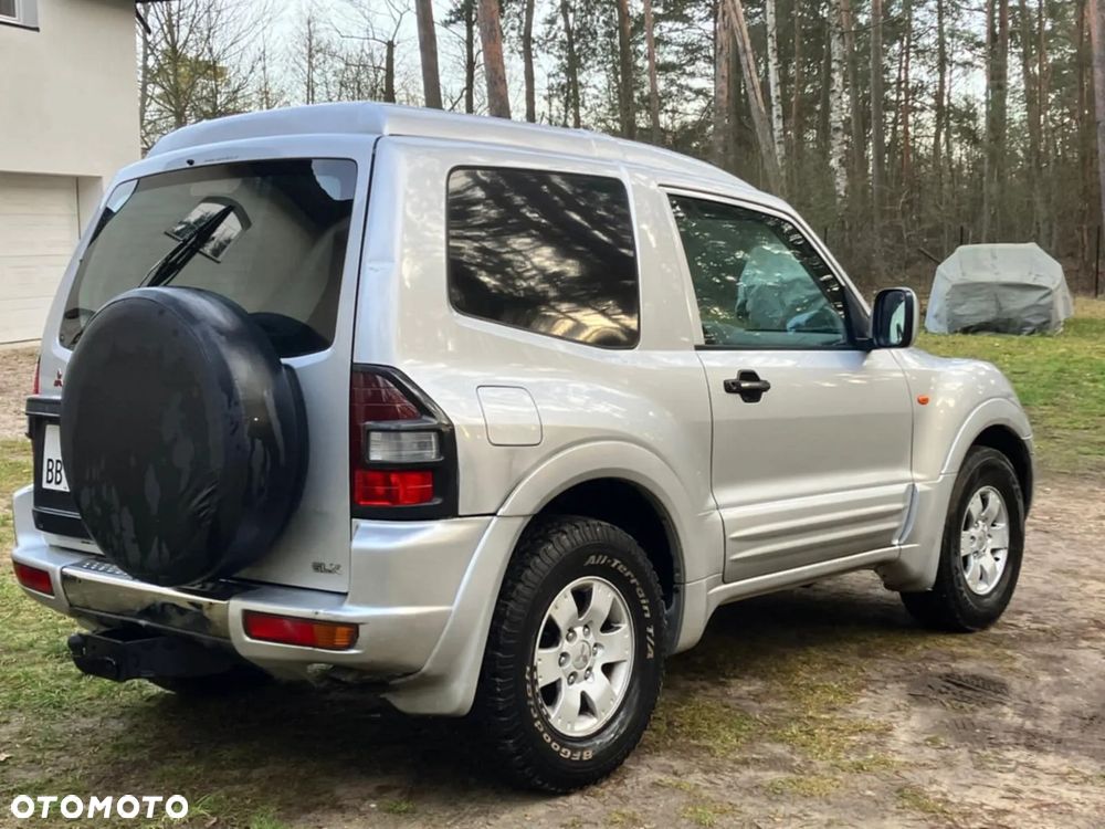 Mitsubishi Pajero - 3
