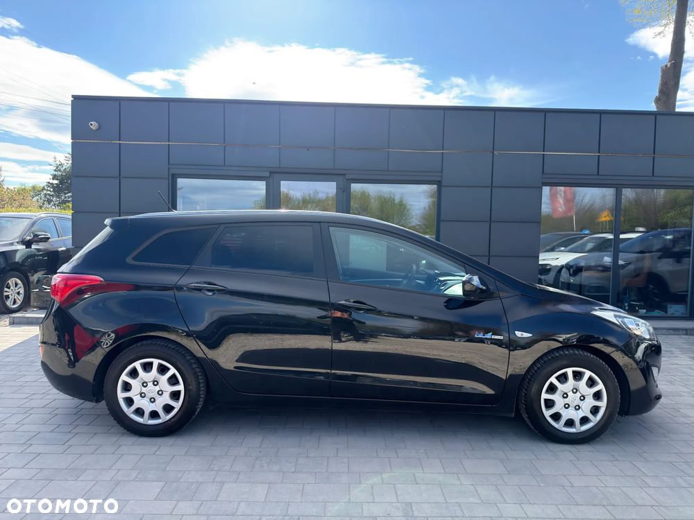 Hyundai i30 1.6 Trend - 16