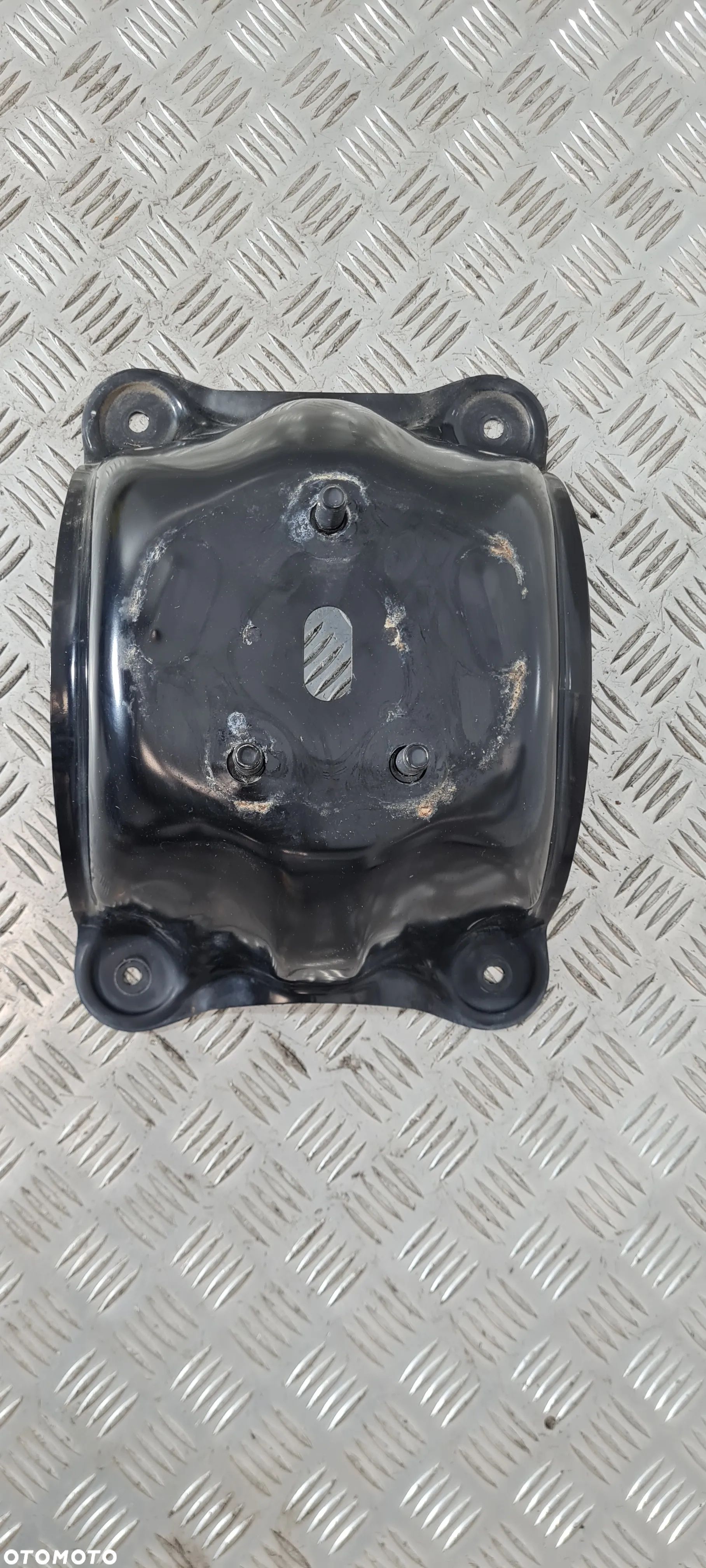 Toyota Rav4 II Mocowanie Koła Zapasowego - 1