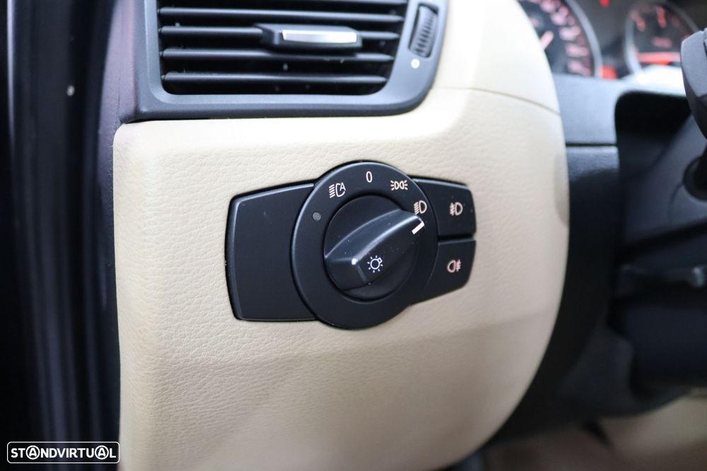 BMW X1 sDrive18d - 11