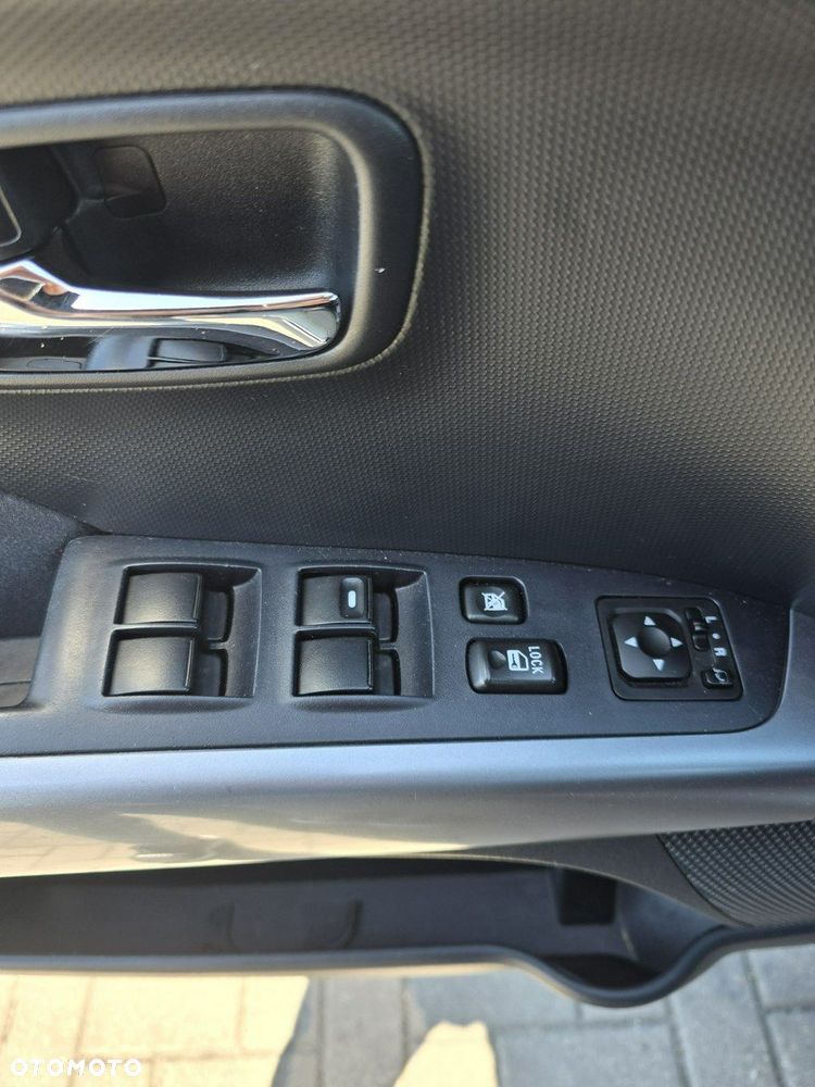 Mitsubishi Outlander - 14