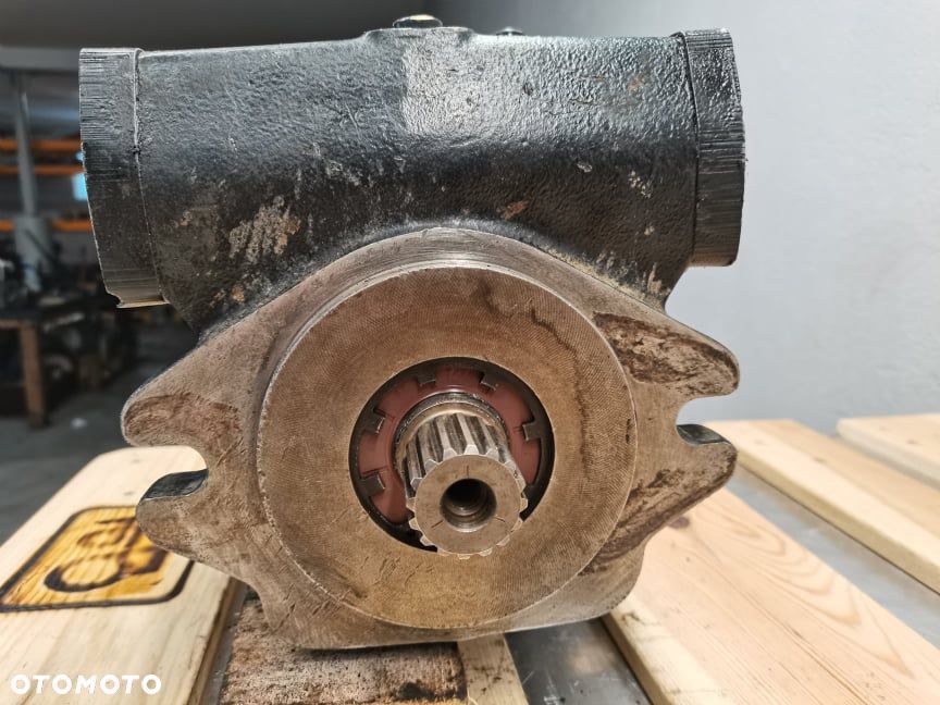 Pompa jazdy New Holland W60 {Rexroth A4VG56DA1D2} - 9