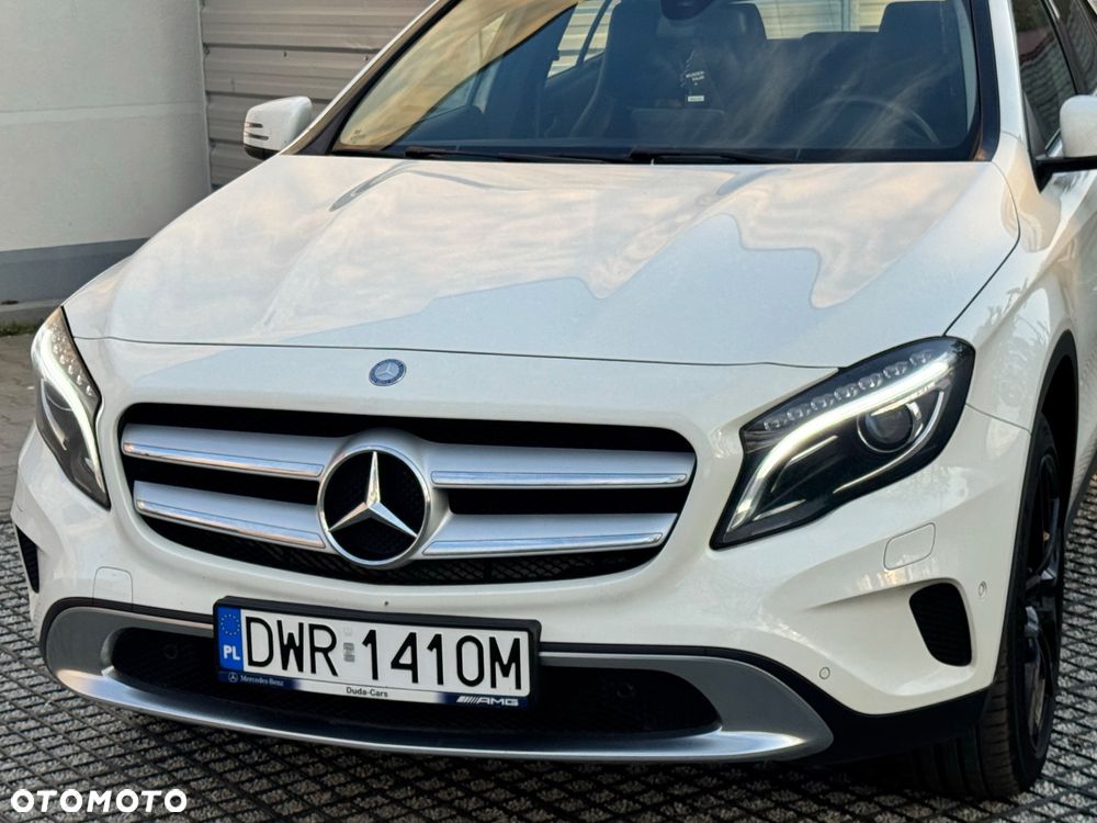 Mercedes-Benz GLA 200 7G-DCT - 4