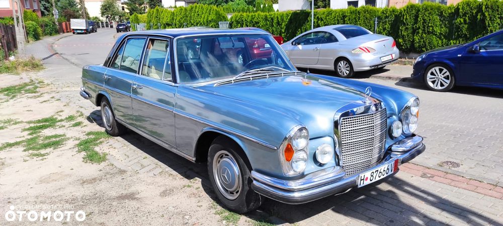 Mercedes-Benz W111 - 1