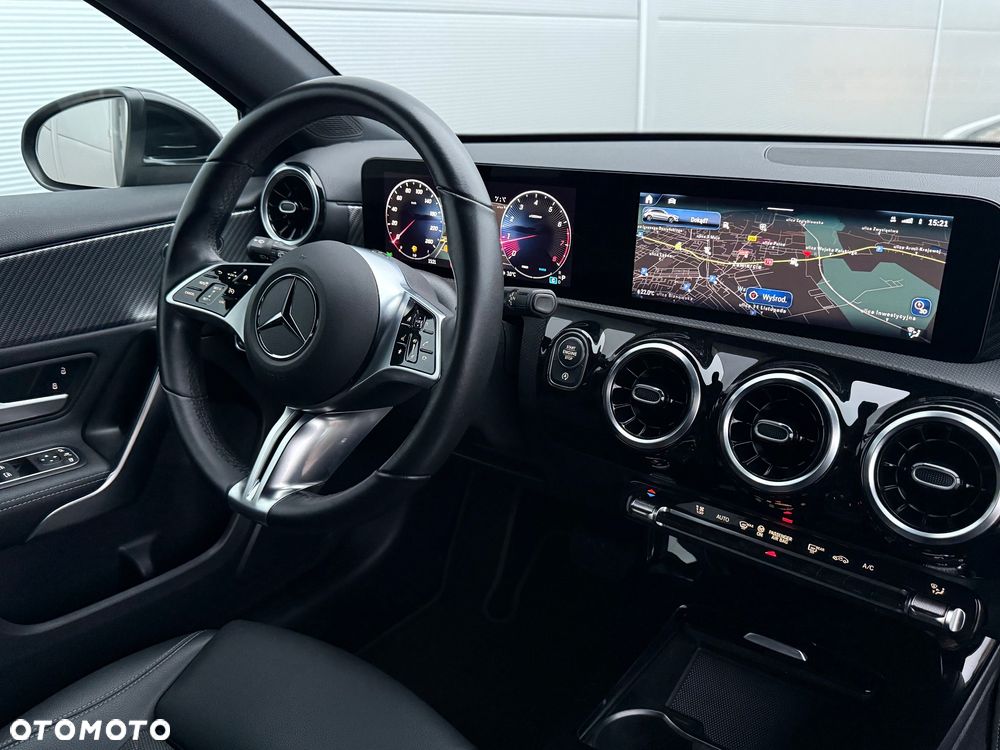 Mercedes-Benz Klasa A 180 7G-DCT Progressive Advanced - 15