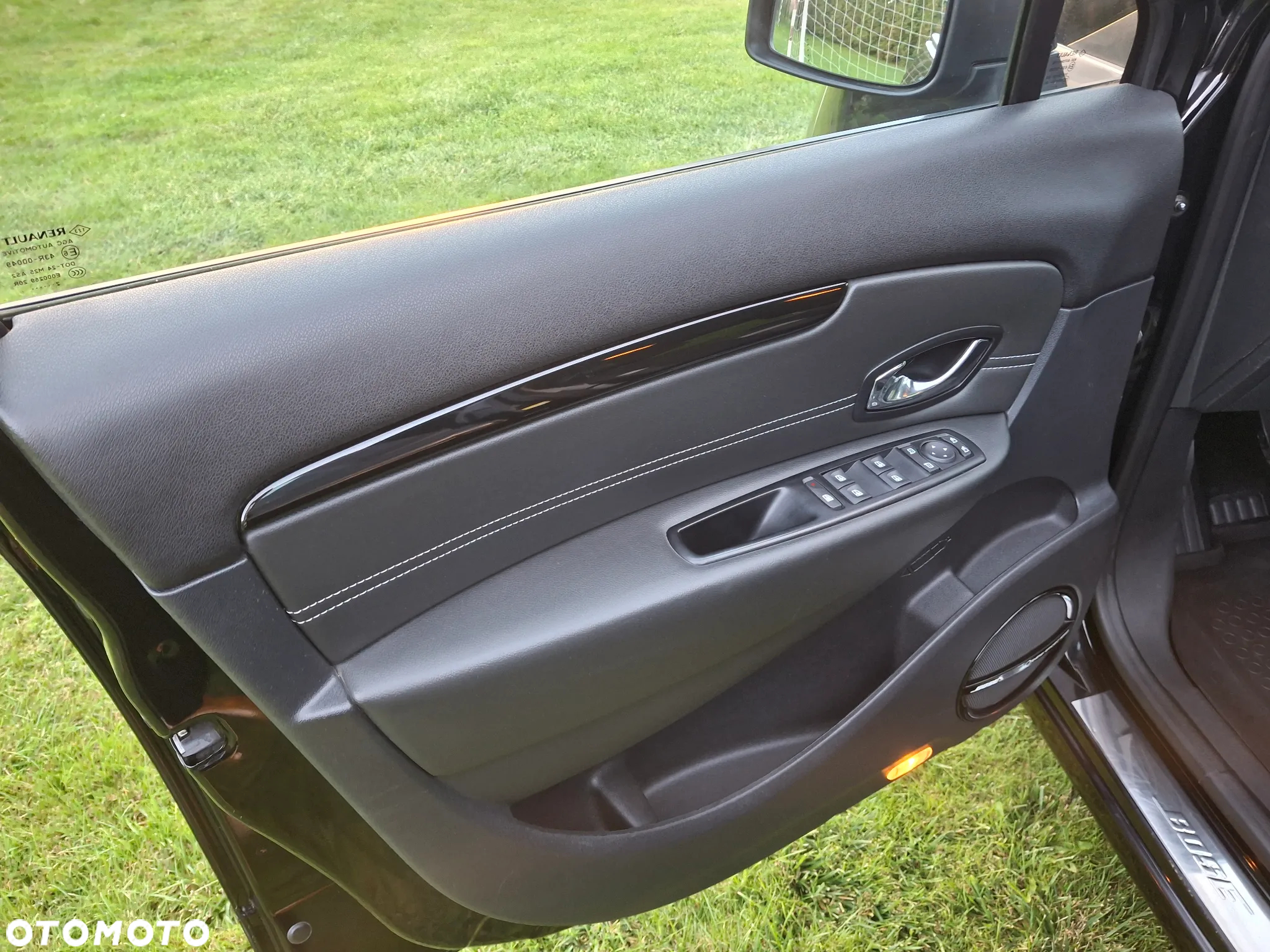 Renault Scenic ENERGY TCe 115 Bose Edition - 31