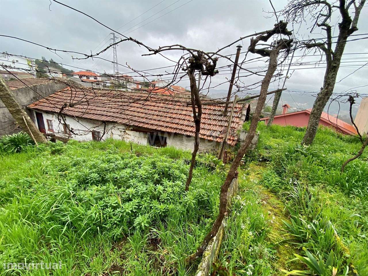 Moradia para restauro em Parada de Todeia, Paredes. - Grande imagem: 5/7