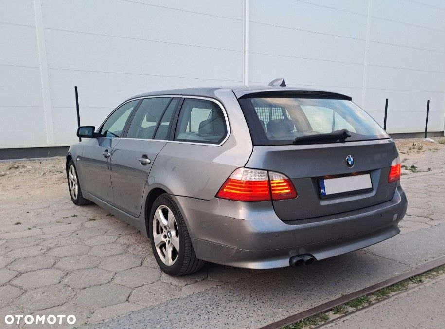 BMW Seria 5 525d xDrive - 4