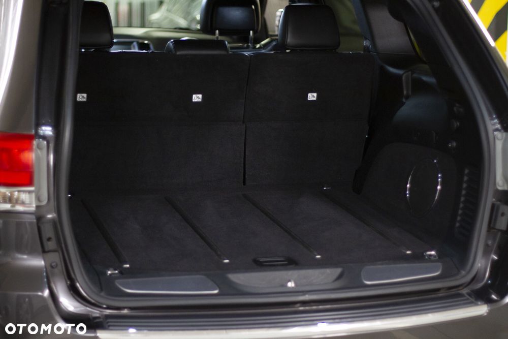Jeep Grand Cherokee - 14