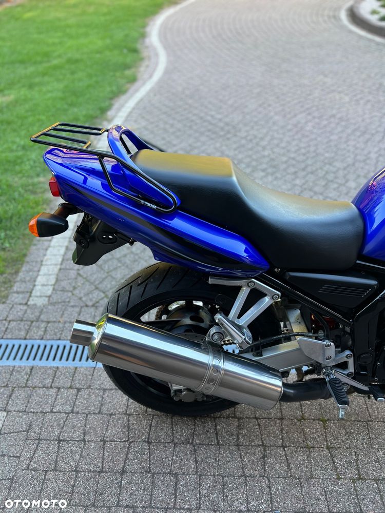 Yamaha FZS - 28