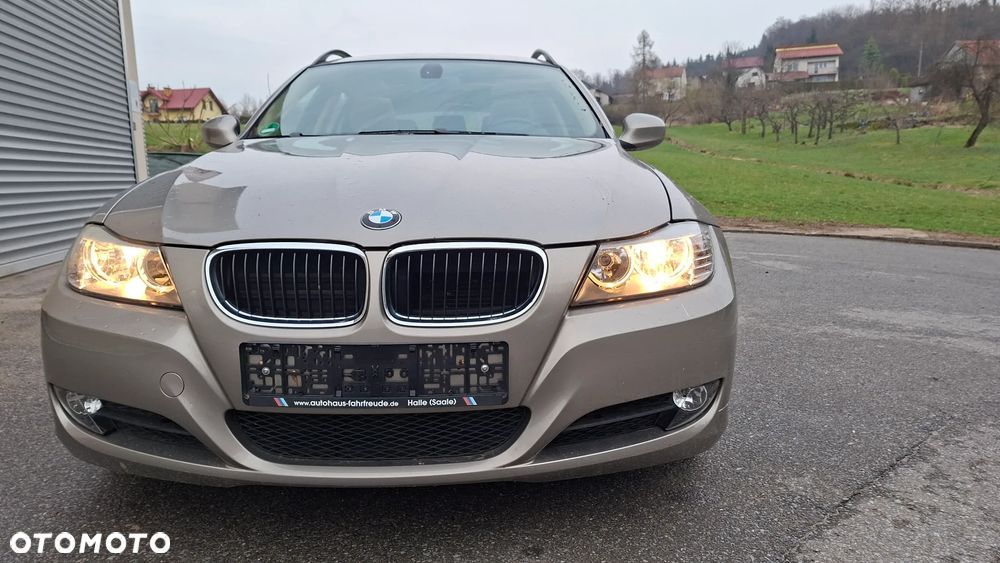 BMW Seria 3 318i Edition Exclusive - 28