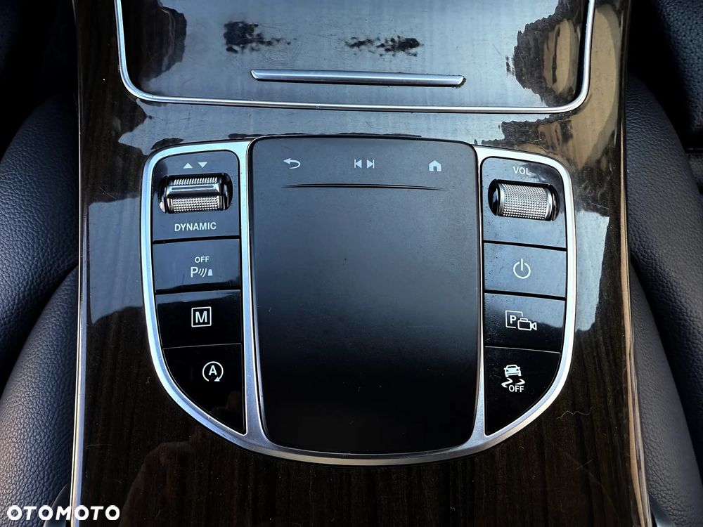 Mercedes-Benz GLC - 31