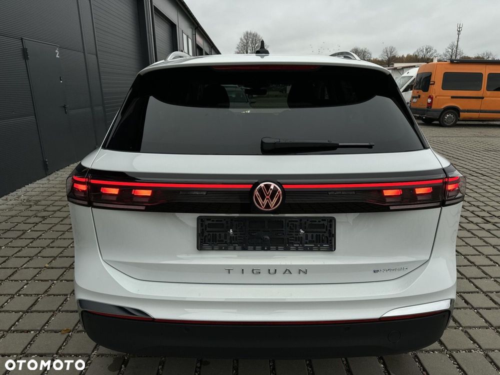 Volkswagen Tiguan - 24