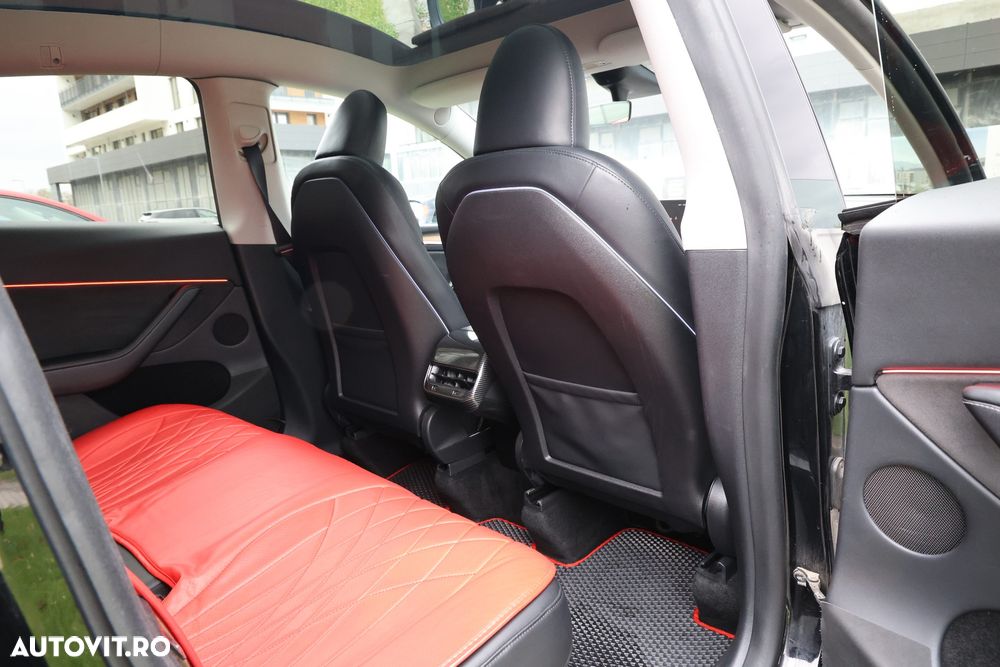 Tesla Model Y Performance Dual Motor AWD - 22
