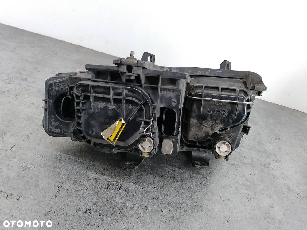 LAMPA PRZÓD PRAWA XENON AUDI A4 B6 89309160      8E0941004S - 3