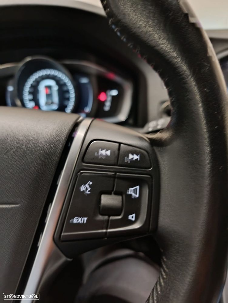 Volvo V60 2.4 D6 Momentum AWD Phev - 18