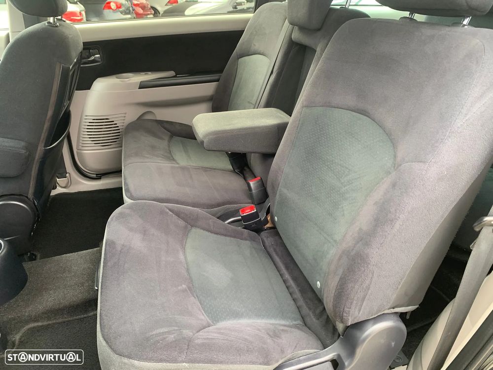 Mitsubishi Grandis 2.0 DI-D Intense P2 - 11