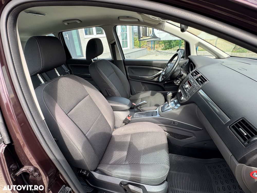 Ford C-Max - 32