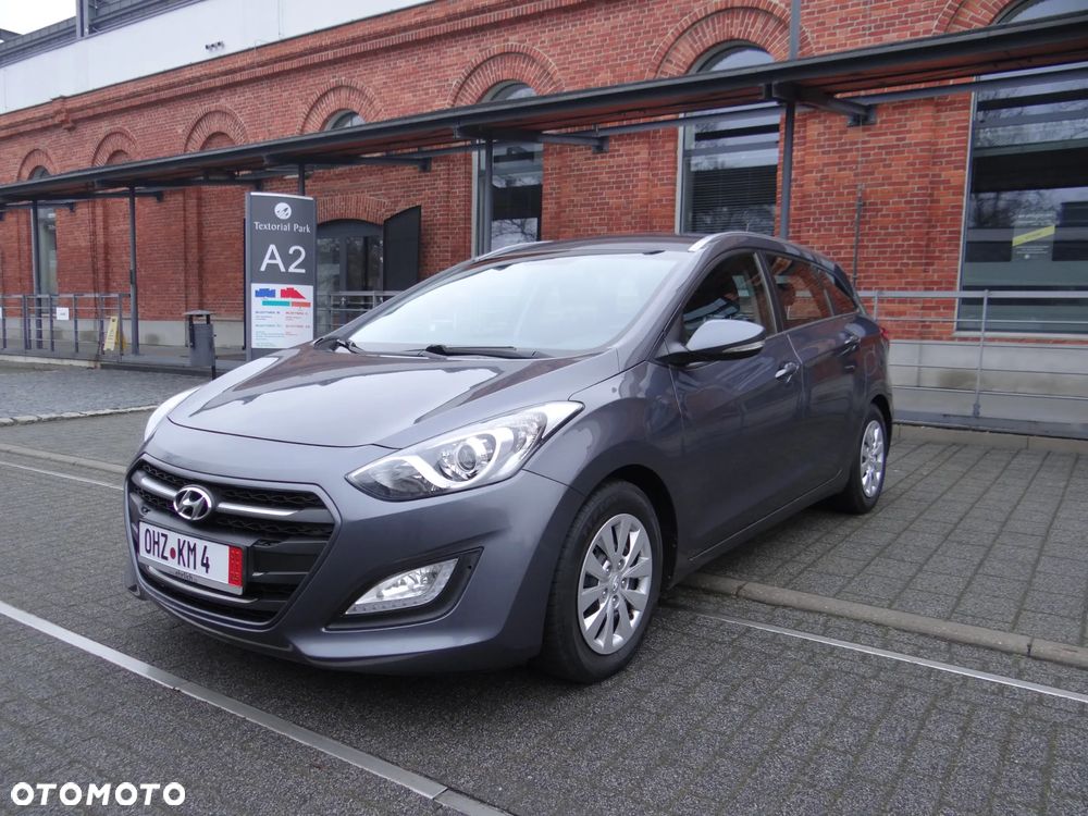 Hyundai i30 blue Kombi 1.6 CRDi Classic Navigation - 11