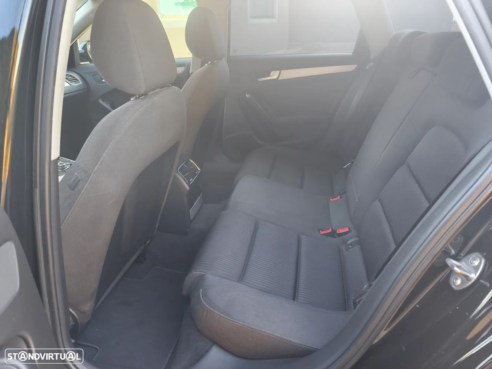 Audi A4 Avant 2.0 TDI DPF Ambiente - 8