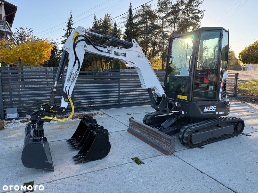 Bobcat E26 - 1