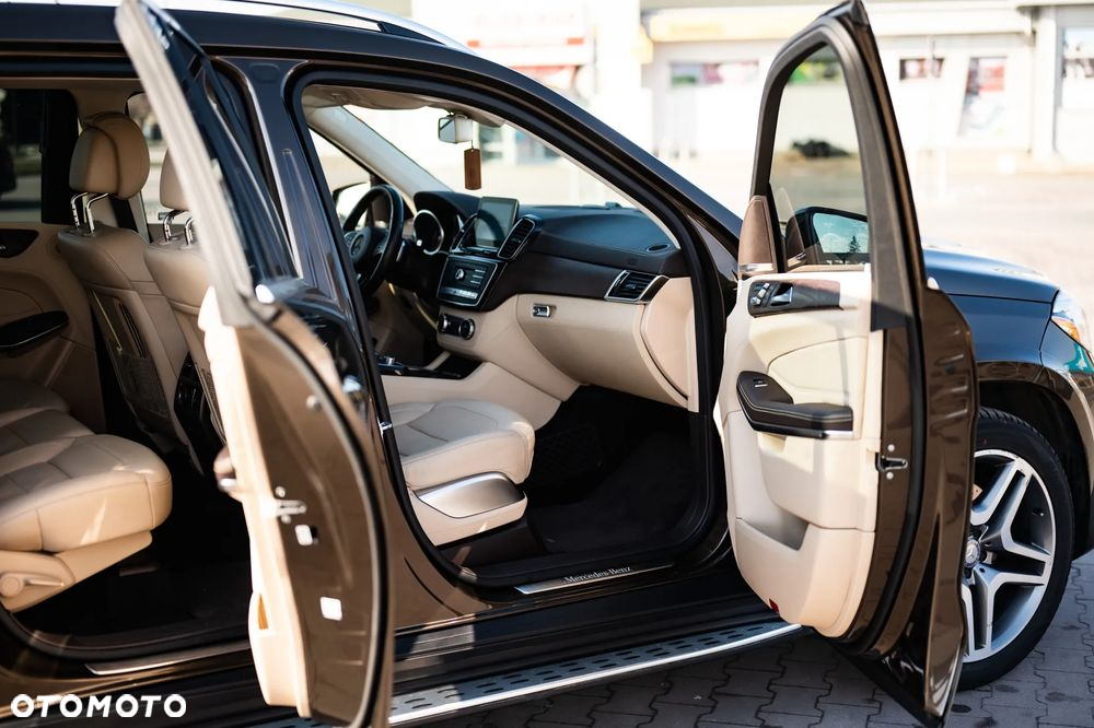 Mercedes-Benz GLS 500 4Matic 9G-TRONIC AMG Line - 11