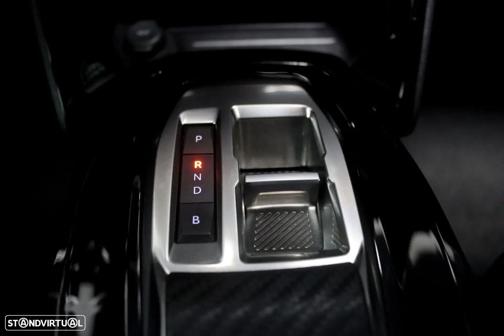 Peugeot e-2008 Allure - 20