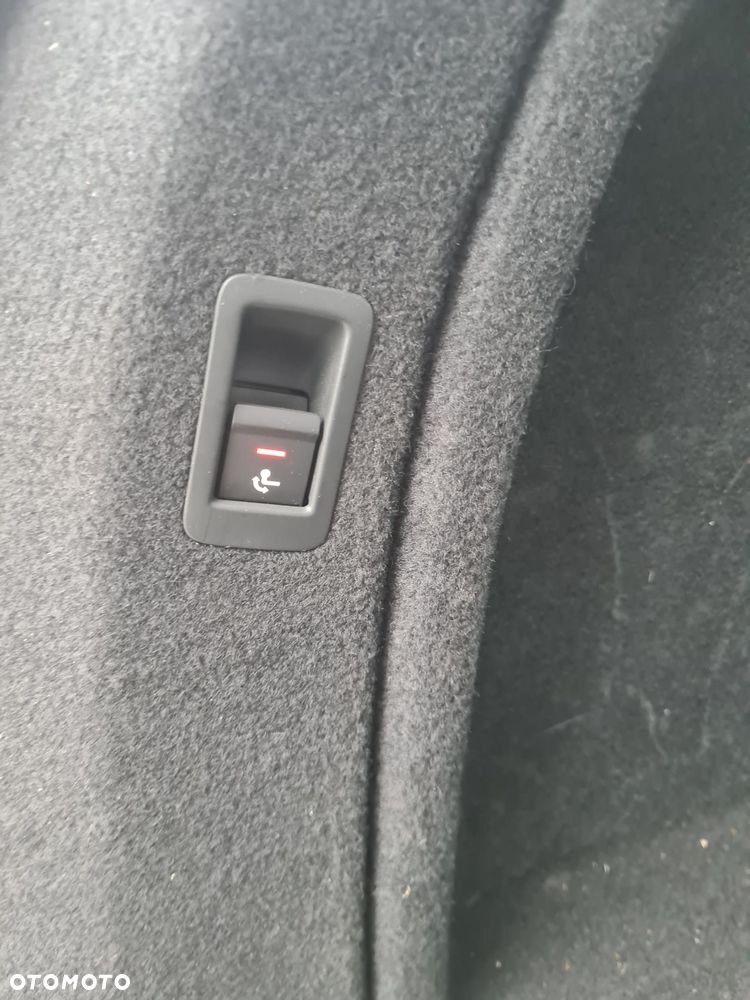 Audi A4 Avant 2.0 TDI S tronic - 10