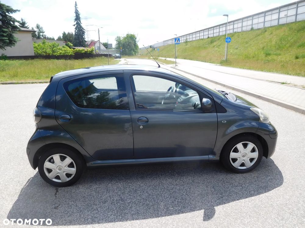 Toyota Aygo City - 15