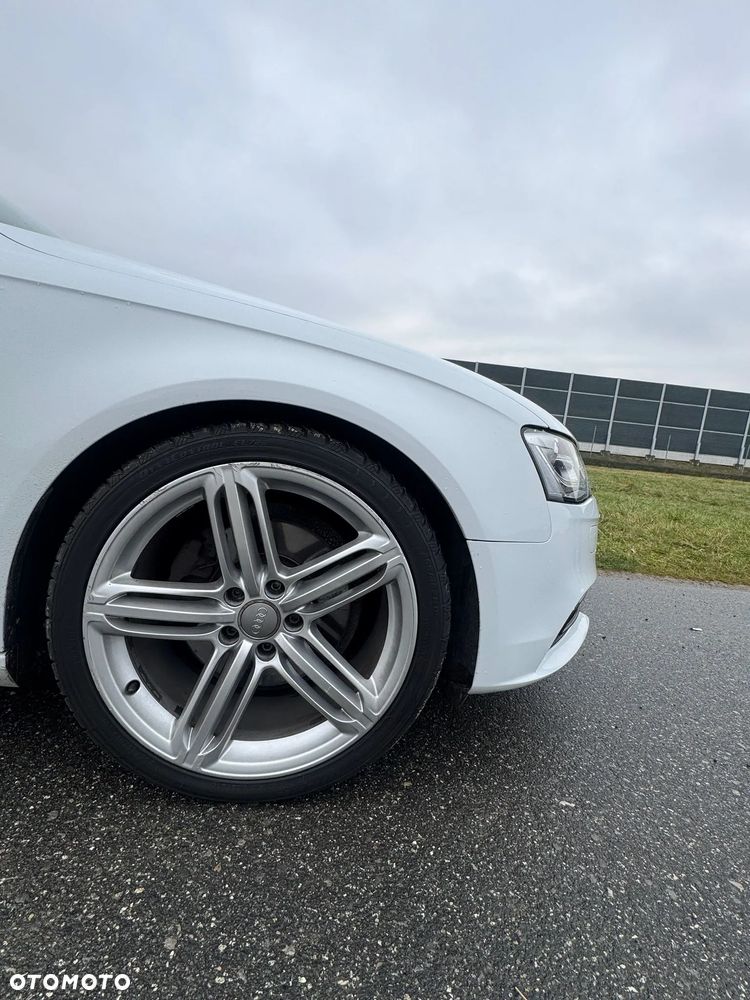 Audi A4 Avant 2.0 TDI Quattro Line S tronic - 13