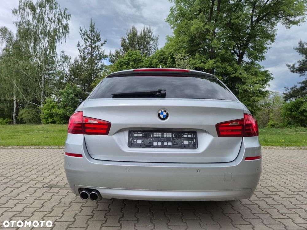 BMW Seria 5 525d xDrive Sport-Aut - 9