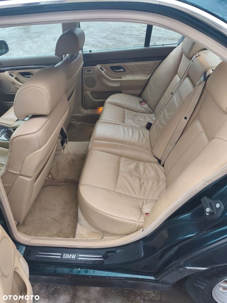 BMW Seria 7 - 11