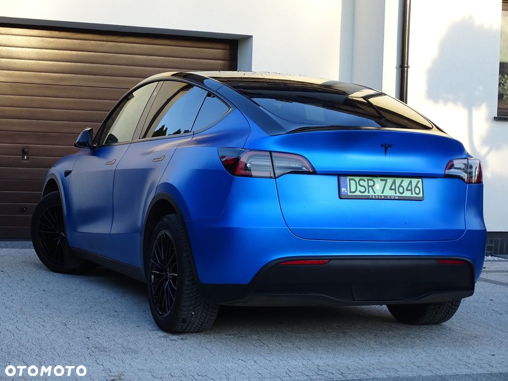 Tesla Model Y Long Range Dual Motor AWD - 8