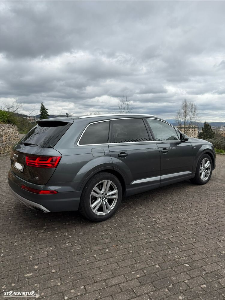 Audi Q7 3.0 TDI quattro S-line Tiptronic 7L - 7