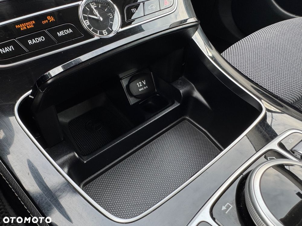 Mercedes-Benz Klasa E 220 d Business Edition 9G-TRONIC - 25