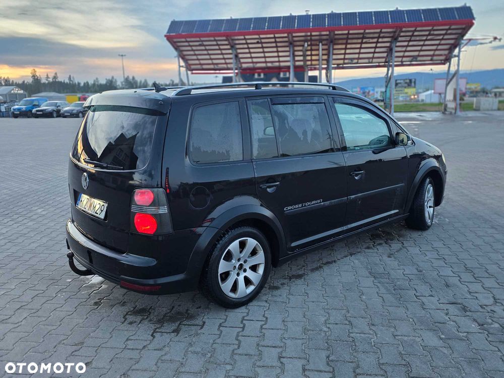 Volkswagen Touran - 3