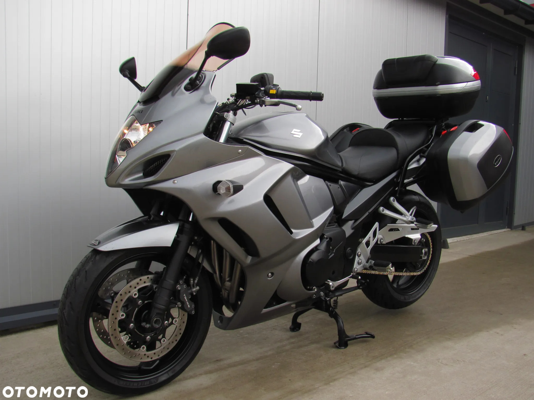 Suzuki GSX - 22