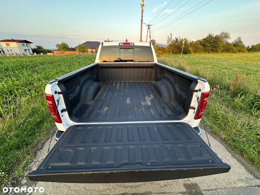 Dodge RAM - 24