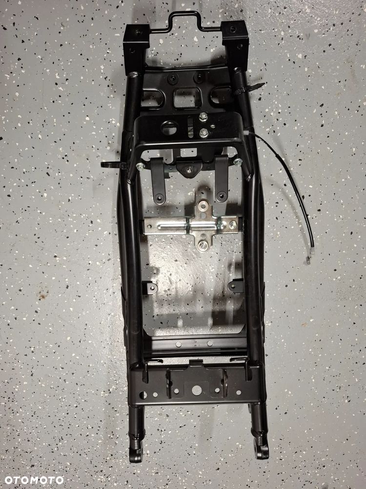 Suzuki GSXS 950 1000 stelaż ogon zadupek