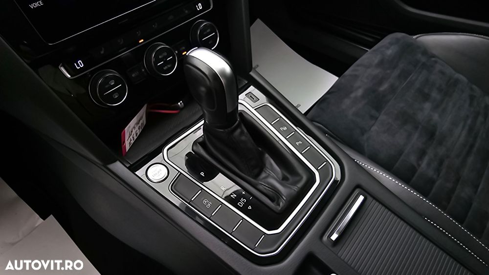 Volkswagen Passat 2.0 TDI DSG Highline - 17